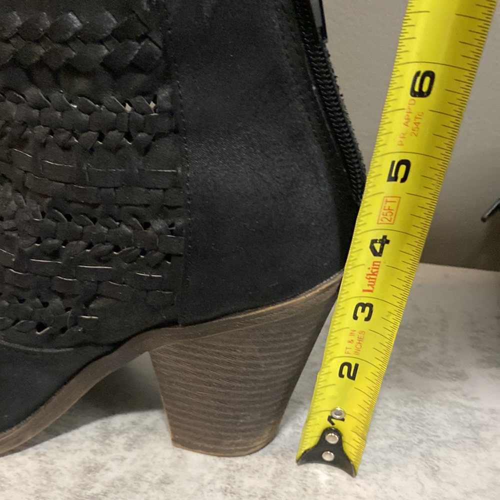 Fergalicious Wanderer Black Ankle Bootie Size 7 - Picture 10 of 10